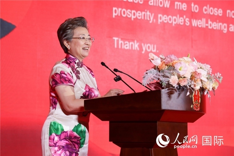 中國駐迪拜總領事歐渤芊致辭。人民網(wǎng)記者任皓宇攝