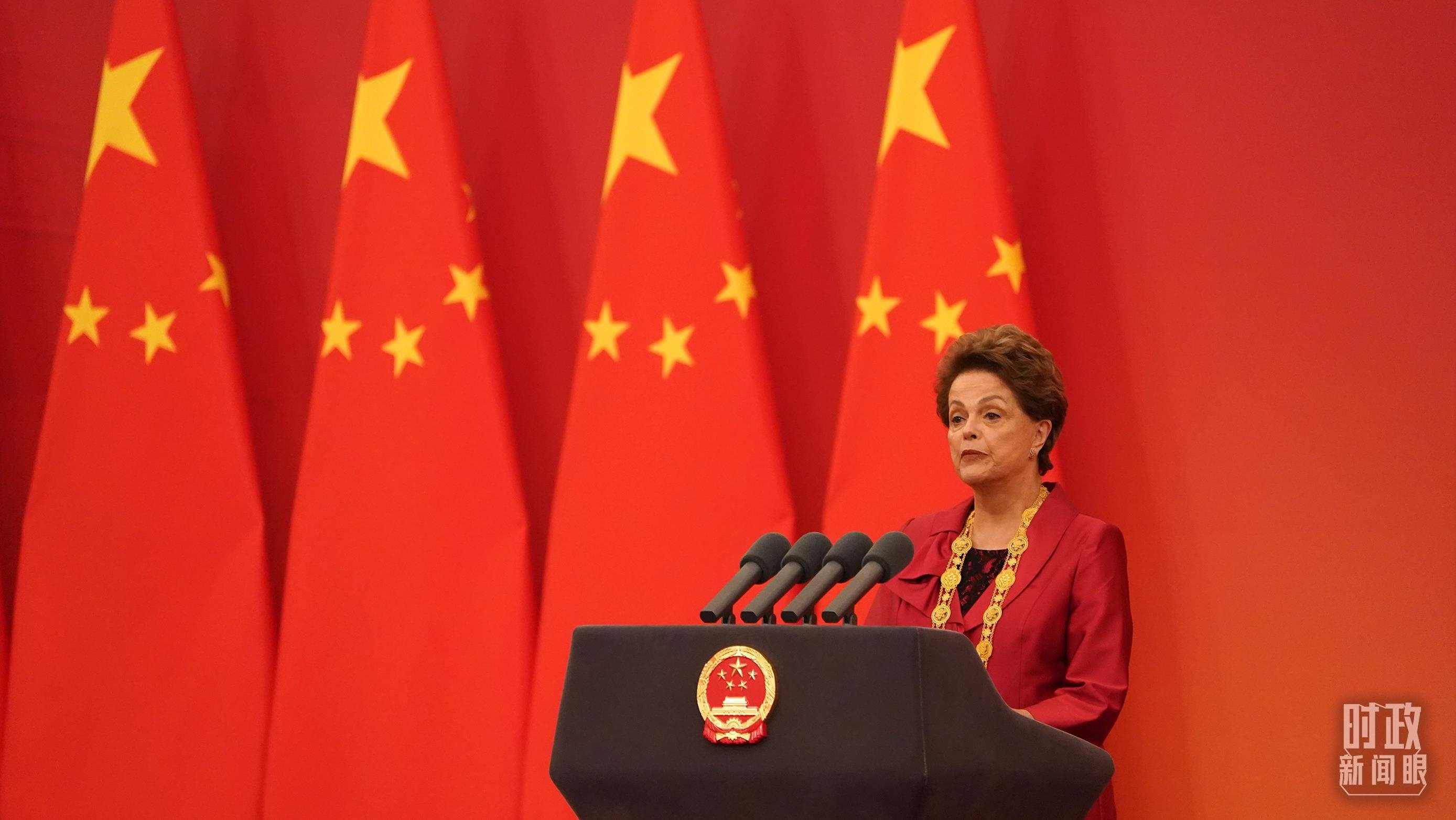 “友誼勛章”獲得者迪爾瑪·羅塞芙在頒授儀式上發(fā)言。（總臺記者李晉拍攝）