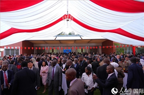 國(guó)慶招待會(huì)現(xiàn)場(chǎng)。人民網(wǎng)記者 黃煒鑫攝