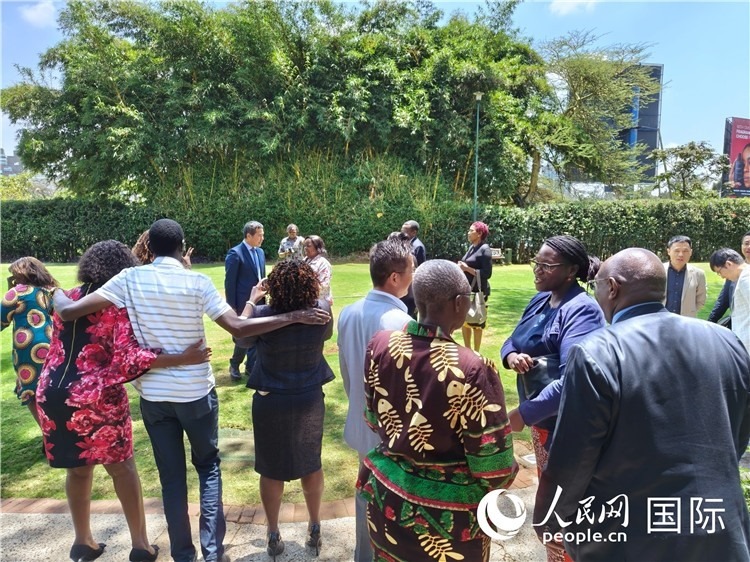 與會(huì)嘉賓在交流。陳哲攝