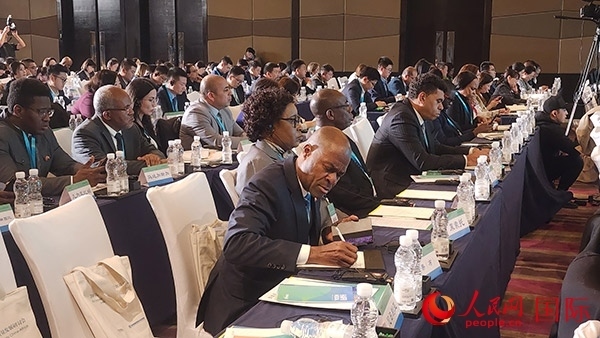 與會來賓在認(rèn)真記錄。人民網(wǎng)記者 萬宇攝