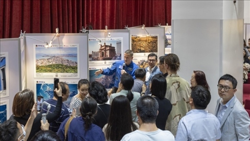 5月29日，“宇宙·金磚國(guó)家”圖片巡回展在北京舉辦，活動(dòng)現(xiàn)場(chǎng)吸引了眾多中國(guó)觀眾。北京俄羅斯文化中心供圖