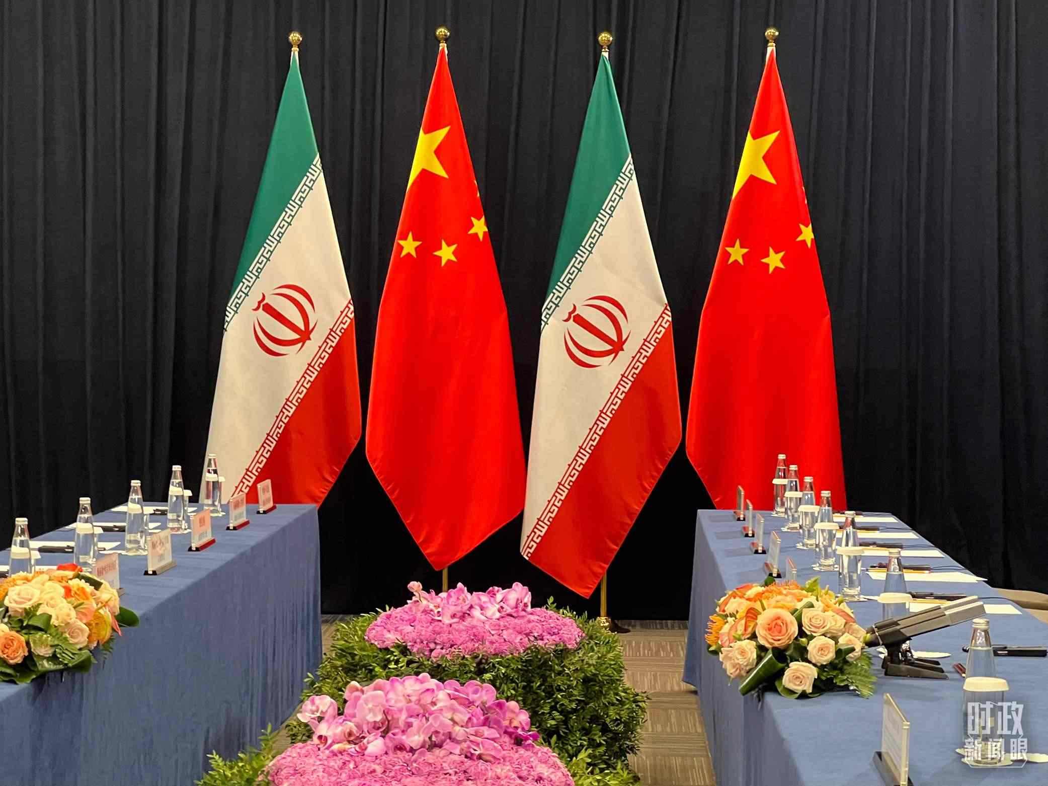 △ 中伊領(lǐng)導(dǎo)人會(huì)見(jiàn)開(kāi)始前的現(xiàn)場(chǎng)。（總臺(tái)央視記者楊新禹拍攝）