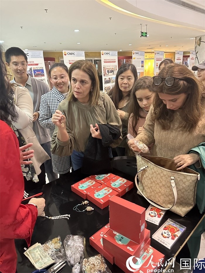 中國傳統(tǒng)非物質(zhì)文化遺產(chǎn)互動(dòng)展示。人民網(wǎng)記者 郝瑞敏攝