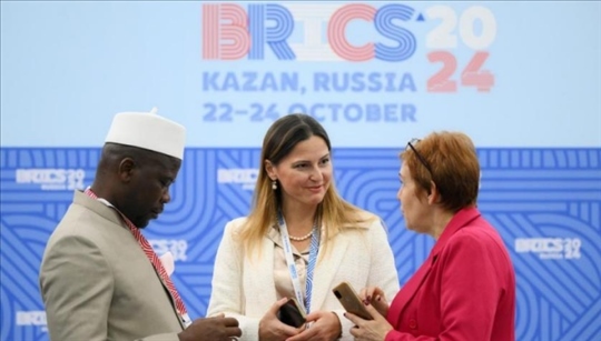 金磚國家領(lǐng)導人第十六次會晤期間，新聞記者在國際新聞中心工作