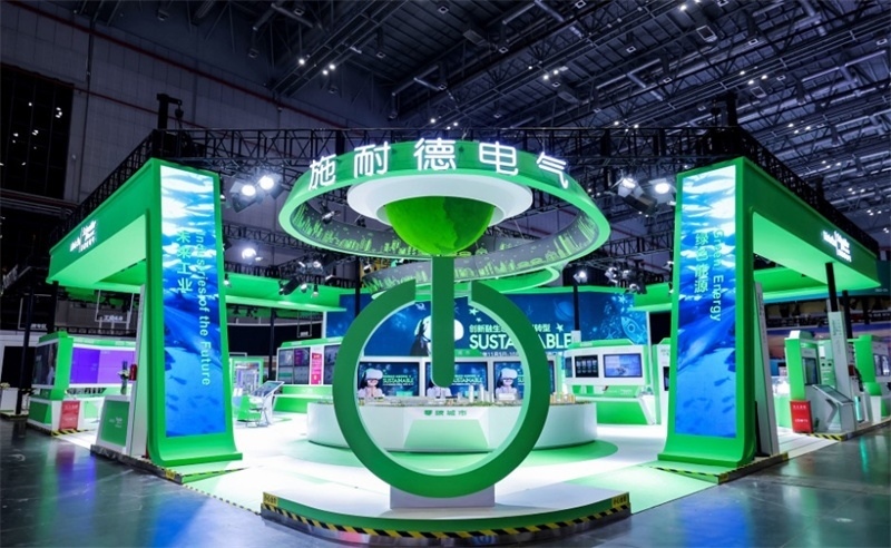 2023年，施耐德電氣在第六屆中國國際進(jìn)口博覽會現(xiàn)場。施耐德電氣供圖