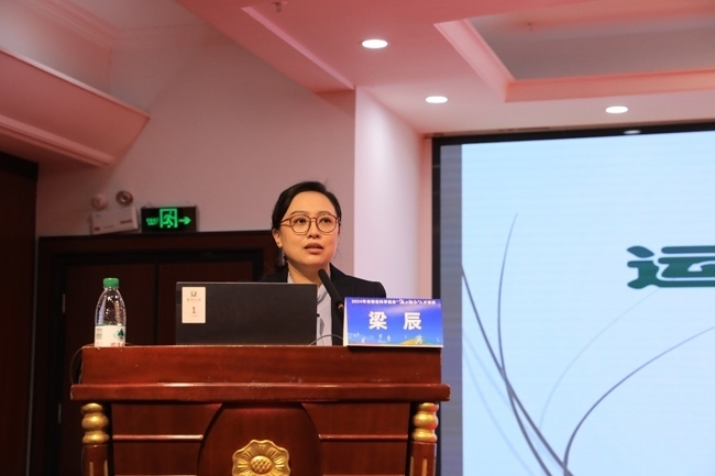 國家體育總局運(yùn)動(dòng)醫(yī)學(xué)研究所醫(yī)務(wù)監(jiān)督中心副主任、中國體育科學(xué)學(xué)會(huì)運(yùn)動(dòng)醫(yī)學(xué)分會(huì)副秘書長(zhǎng)梁辰授課。主辦方供圖