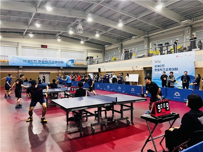 圖為中韓業(yè)余乒乓球友誼賽現(xiàn)場。 首爾中國文化中心供圖