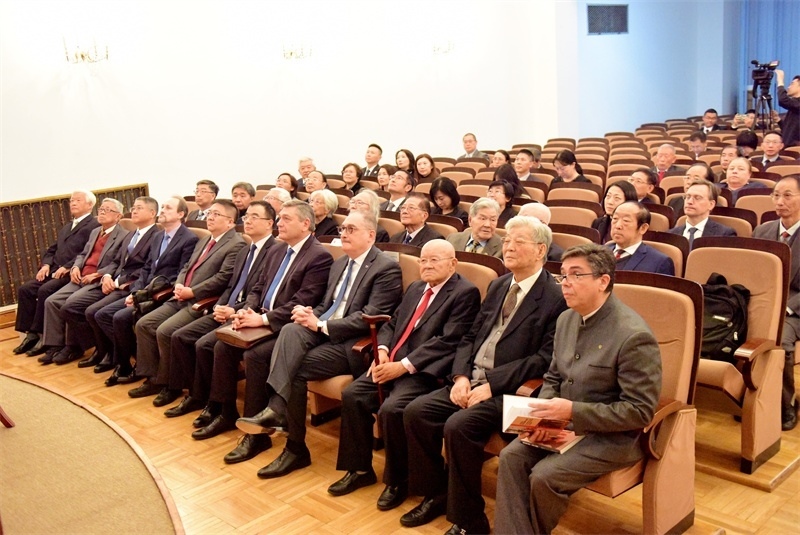 5.中俄資深外交官、學(xué)者、新聞媒體代表等70余人出席活動(dòng)。 主辦方供圖