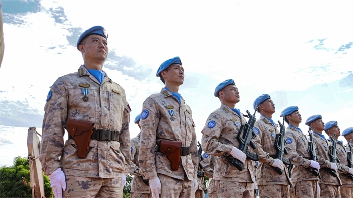 維和官兵整齊列隊。鄧原淘攝