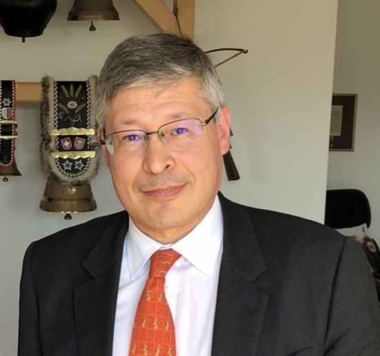 瑞士日內(nèi)瓦伯爾尼大區(qū)經(jīng)濟(jì)發(fā)展署前署長、經(jīng)濟(jì)學(xué)家 菲利普·莫尼耶