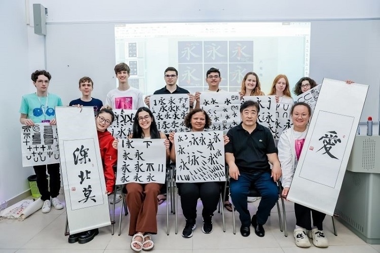 深北莫舉行文化交流活動。深北莫供圖