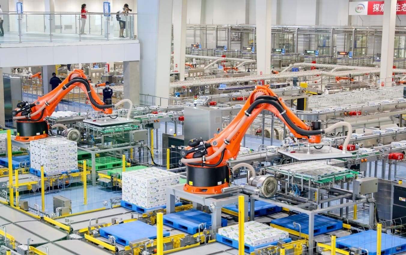 伊利數(shù)智化布局領(lǐng)跑行業(yè)。（受訪者供圖）