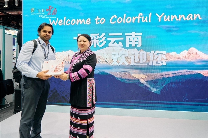 “中國(guó)館”云南旅游推介會(huì)現(xiàn)場(chǎng)問(wèn)答贈(zèng)禮環(huán)節(jié) 楊浩鵬攝