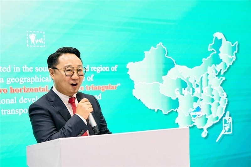 “中國(guó)館”貴州旅游推介會(huì)現(xiàn)場(chǎng)介紹。楊浩鵬