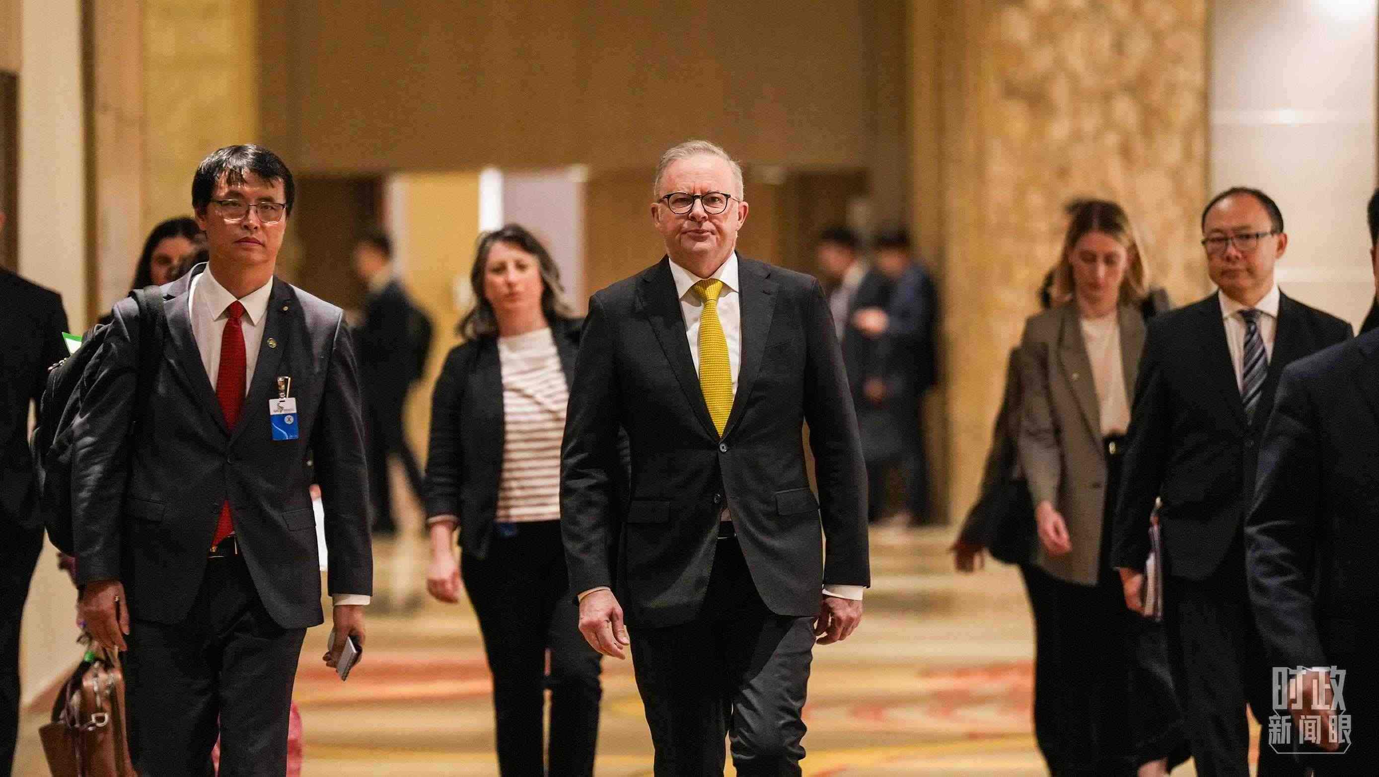 △澳大利亞總理阿爾巴尼斯抵達(dá)會(huì)見(jiàn)現(xiàn)場(chǎng)。（總臺(tái)記者李晉拍攝）