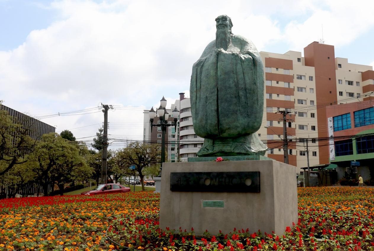 2017年，吳為山雕塑《孔子》立于巴西庫里蒂巴市，該廣場被永久命名為“中國廣場”。中國美術(shù)館供圖