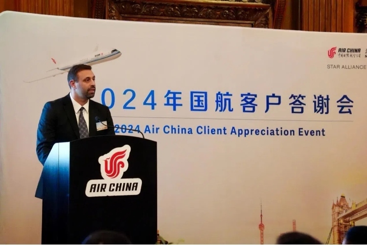 英國48家集團(tuán)俱樂部主席杰克·佩里發(fā)表致辭。吳若鳴攝