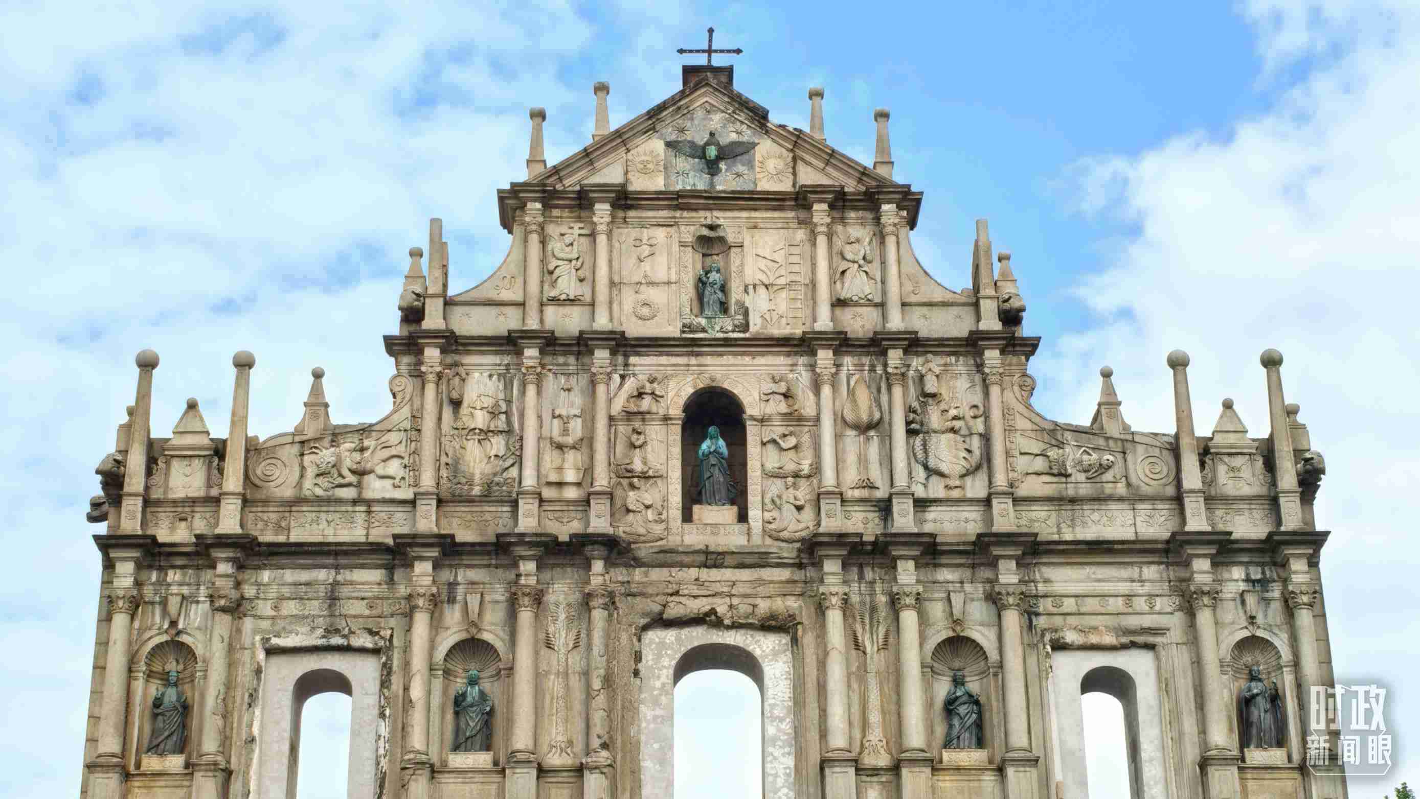 △澳門(mén)大三巴牌坊。（總臺(tái)央視記者張垚拍攝）