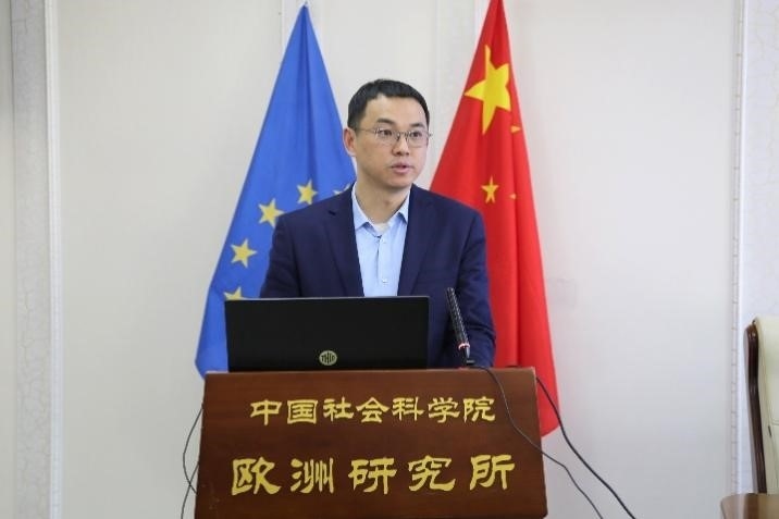 社會(huì)科學(xué)文獻(xiàn)出版社副總編輯童根興作開幕式致辭。吳迪攝