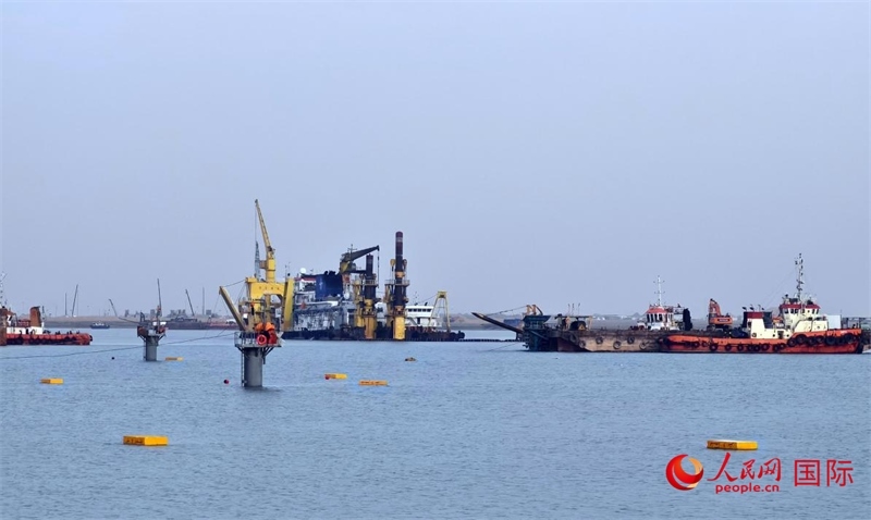 祖拜爾海底隧道施工場景。人民網(wǎng)記者管克江攝