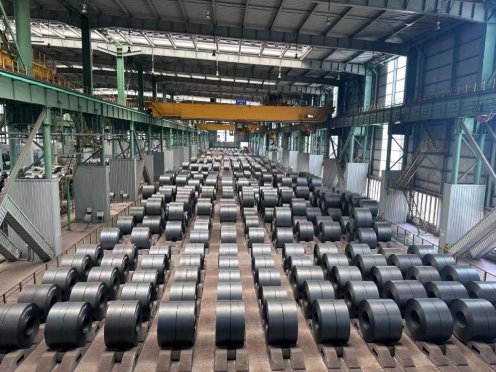 某鋼鐵工廠的自動生產(chǎn)線。人民網(wǎng)記者 王紹紹攝