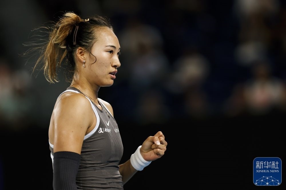 ↑鄭欽文在比賽中慶祝得分。新華社記者 馬平 攝