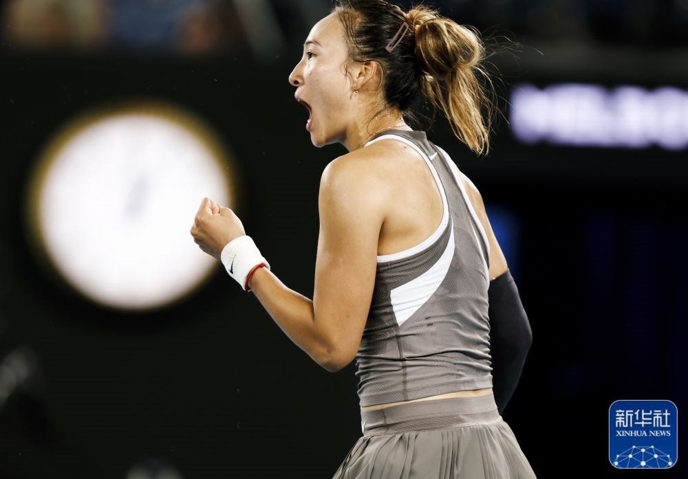 ↑鄭欽文在比賽中慶祝得分。新華社記者 馬平 攝