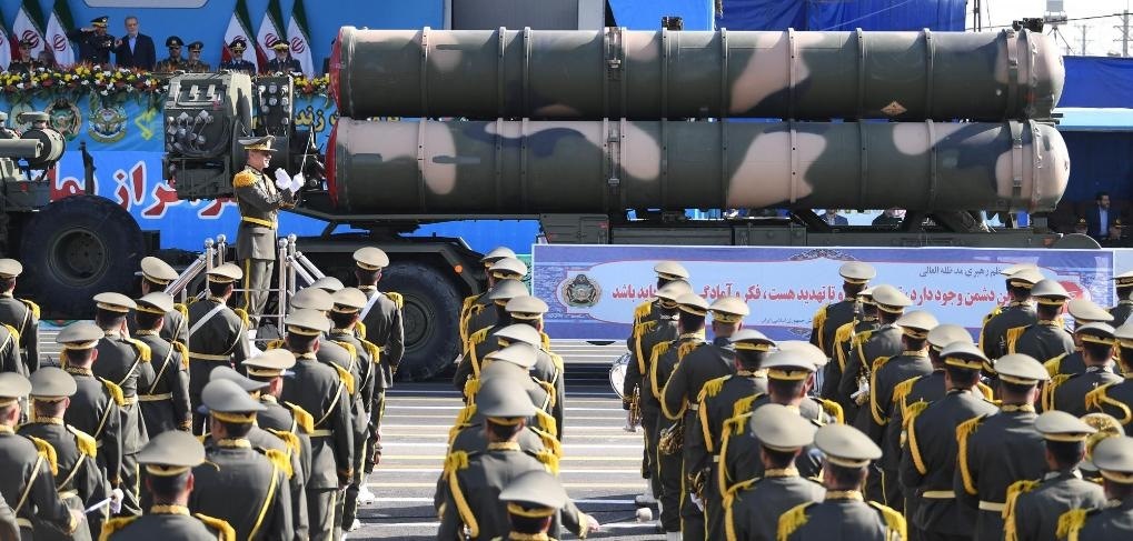 這是2024年9月21日在伊朗首都德黑蘭拍攝的閱兵式現(xiàn)場。新華社記者沙達(dá)提攝