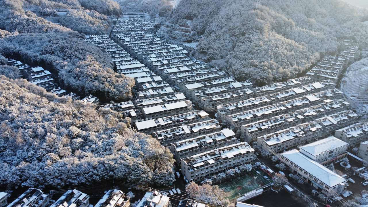 慶元縣濛洲街道同濟(jì)新村，雪后初霽。慶元縣融媒體中心 供圖