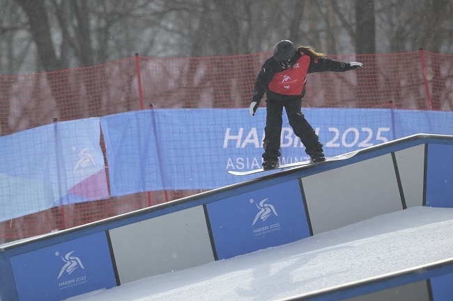 2月8日，張小楠在比賽中。新華社記者 楊冠宇攝
