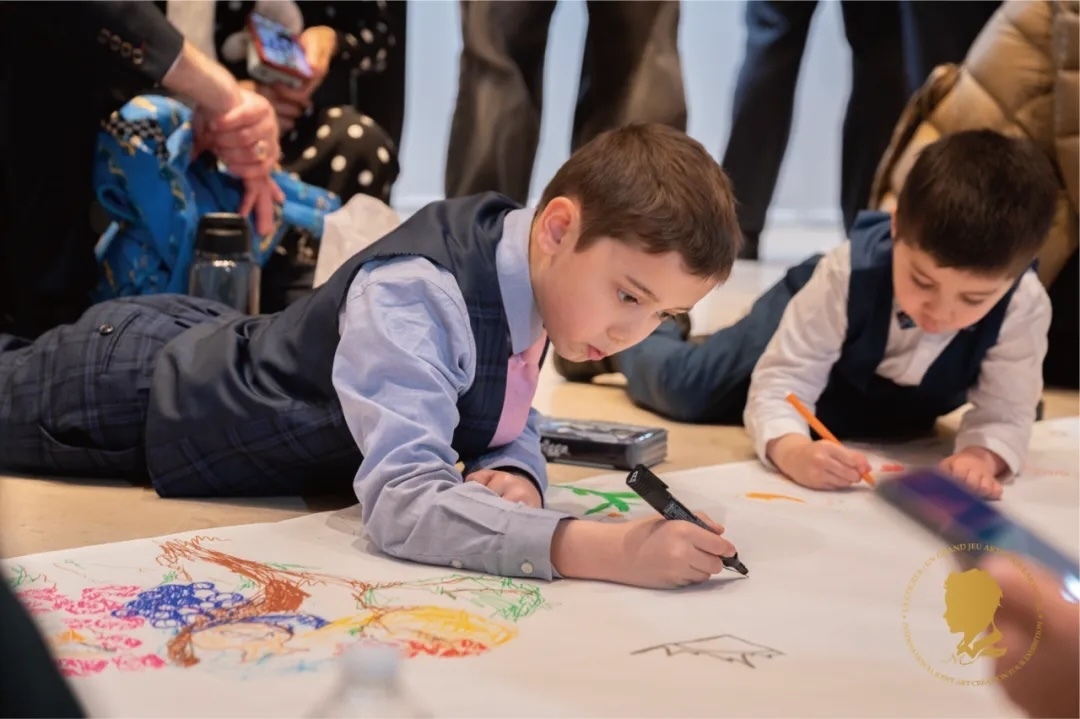 圖5：第三屆國(guó)際藝術(shù)聯(lián)創(chuàng)聯(lián)展盛大開(kāi)幕。法中交流促進(jìn)會(huì)供圖