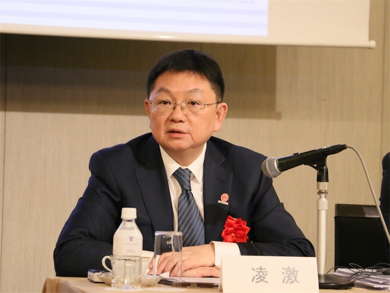 商務(wù)部副部長(zhǎng)兼國(guó)際貿(mào)易談判副代表凌激致辭。人民網(wǎng) 許可攝