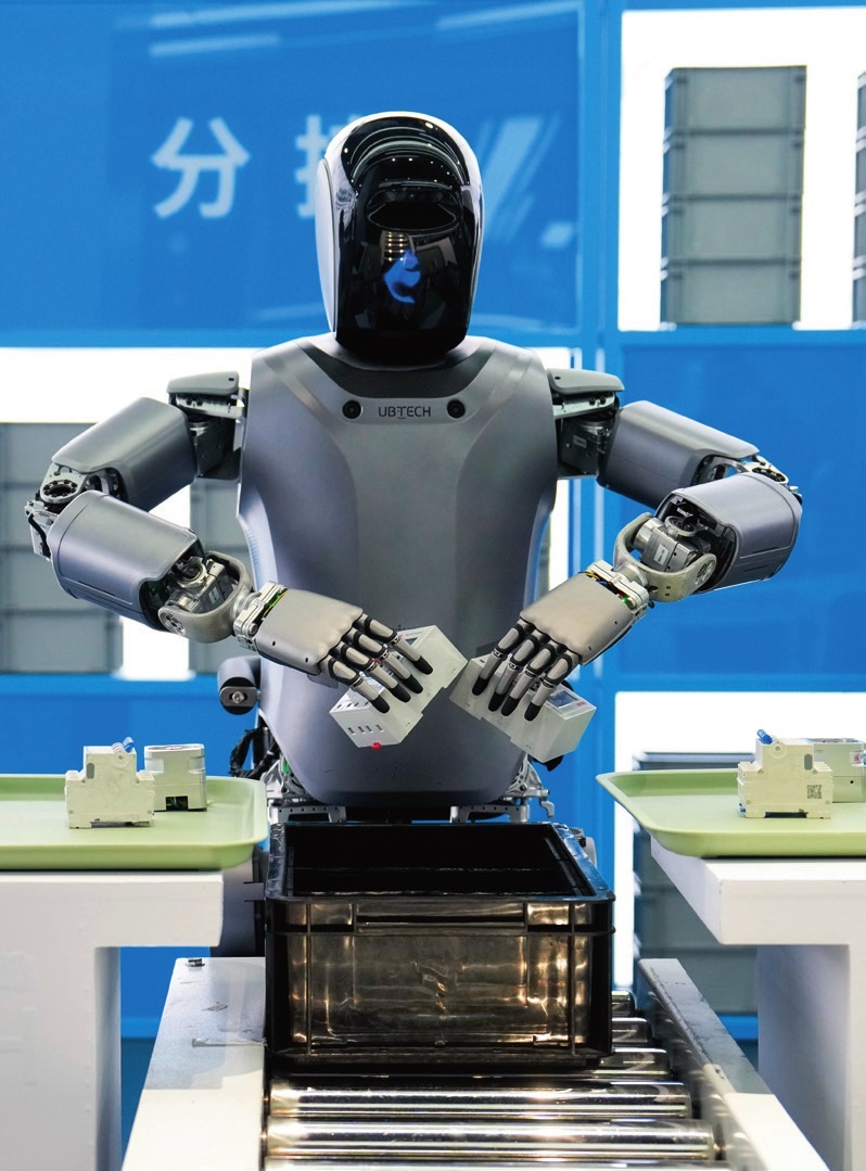 北京“機器人大世界”展示的優(yōu)必選人形機器人（2025年2月24日攝）。鞠煥宗攝/本刊