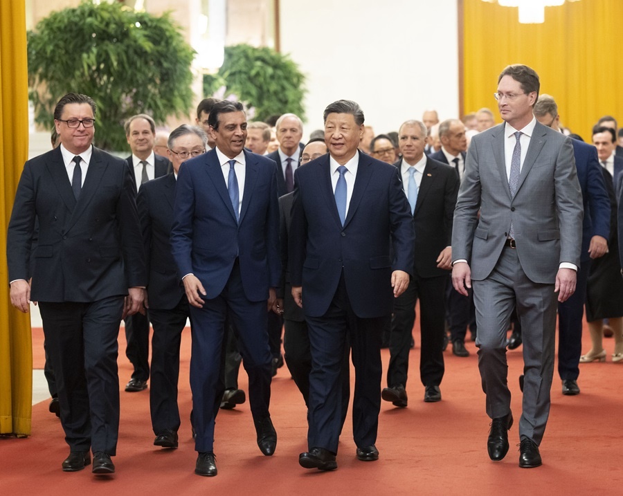 △3月28日上午，國(guó)家主席習(xí)近平在北京人民大會(huì)堂會(huì)見(jiàn)國(guó)際工商界代表。