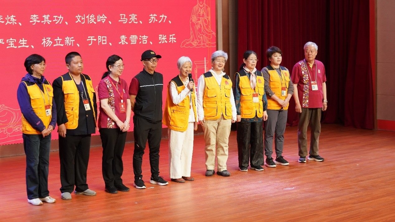 服務(wù)滿二十年志愿者代表發(fā)表感言。故宮博物院供圖