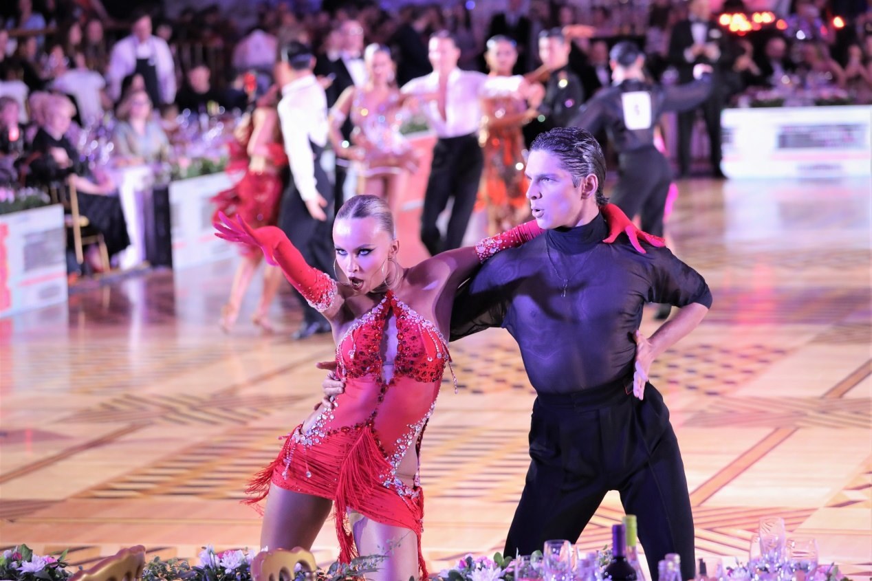 第七屆“克里姆林宮杯”國標(biāo)舞錦標(biāo)賽現(xiàn)場。于子恒攝