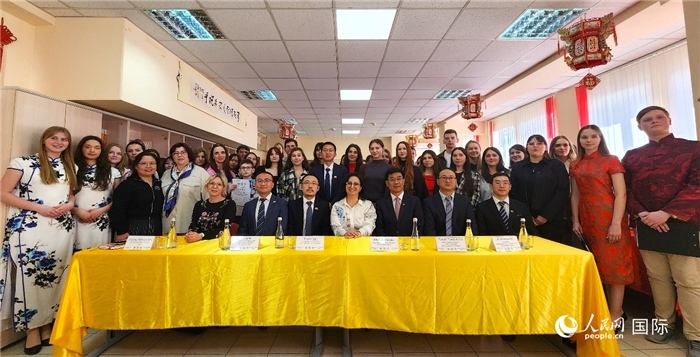 參加中文翻譯比賽全體人員合影。人民網(wǎng)記者 蔡子暢攝