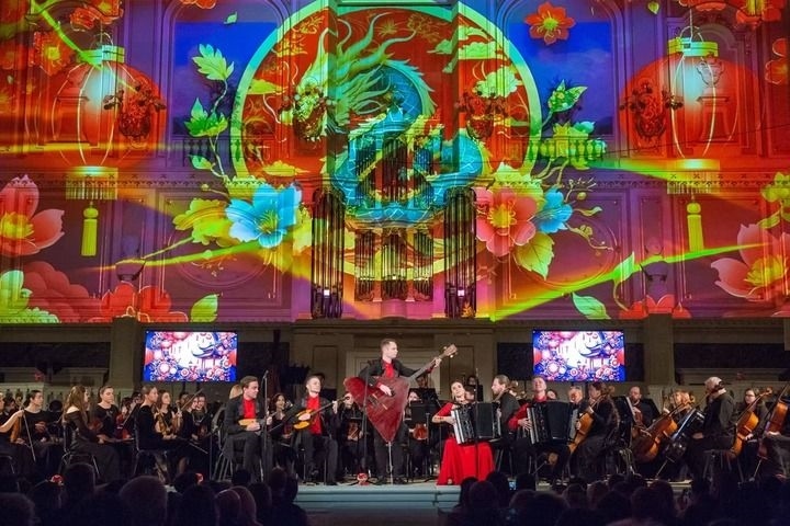 2025年2月6日，俄羅斯音樂家在圣彼得堡舉行的中俄新春音樂會上表演。新華社發(fā)（莫京娜 攝）