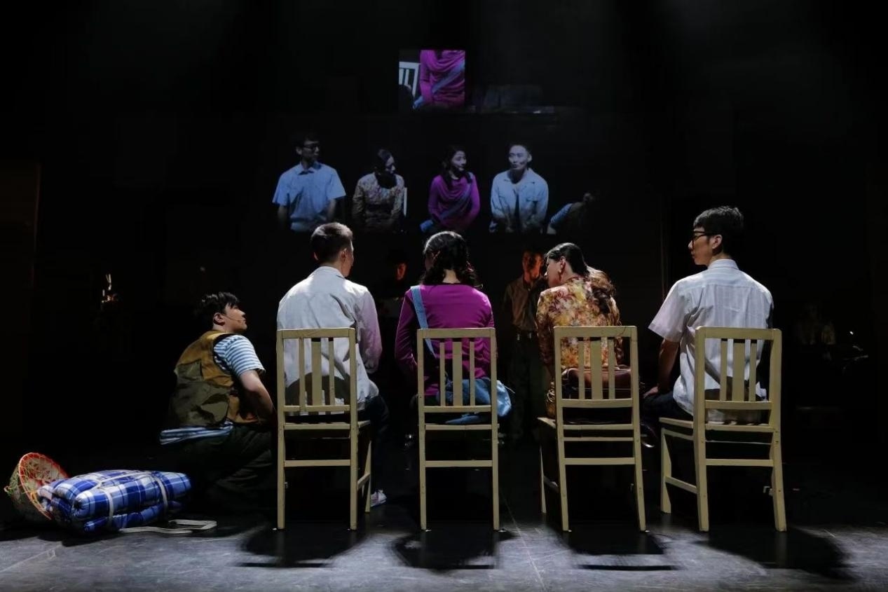 《布吉出租屋》劇照。國(guó)家話(huà)劇院供圖