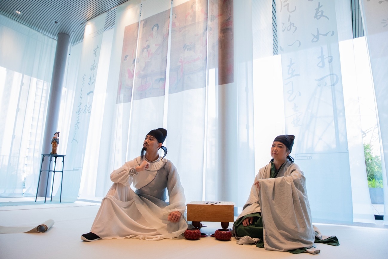 白居易與茶仙盧仝。中國駐大阪旅游辦事處供圖