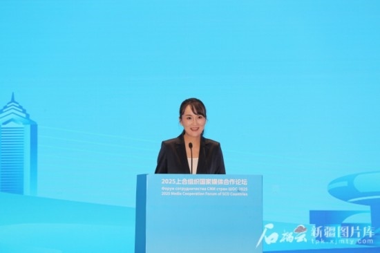 5月23日，在2025上合組織國家媒體合作論壇青年文化交流營活動(dòng)中，人民日報(bào)社記者阿爾達(dá)克·塔巴拉克發(fā)言。石榴云/新疆日報(bào)記者 李雄心攝