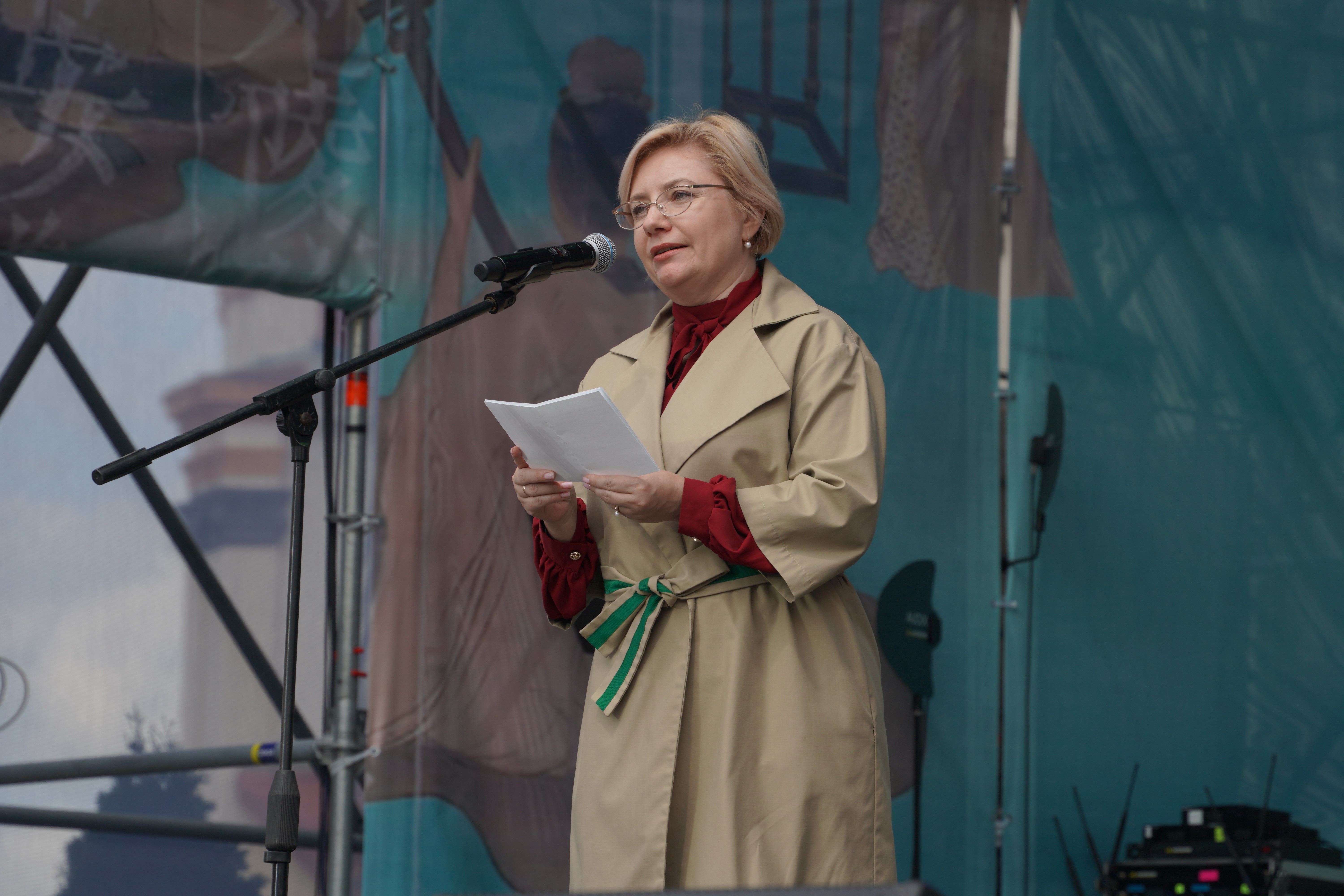 拉扎列維奇在活動(dòng)開幕式上發(fā)表致辭。中國(guó)駐白俄羅斯大使館供圖