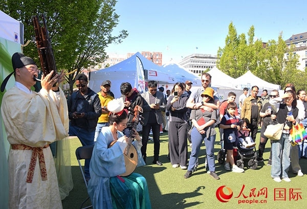 明月民樂工坊展示。人民網(wǎng)記者 殷淼攝