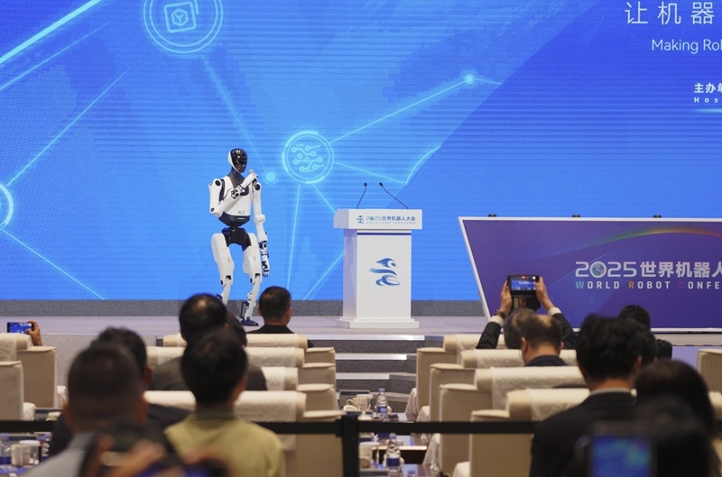 新華全媒+|2025世界機(jī)器人大會在北京開幕(3)XxjpsgC007107_20250808_PEPFN0A001.jpg